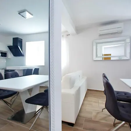 Vito Apartman *